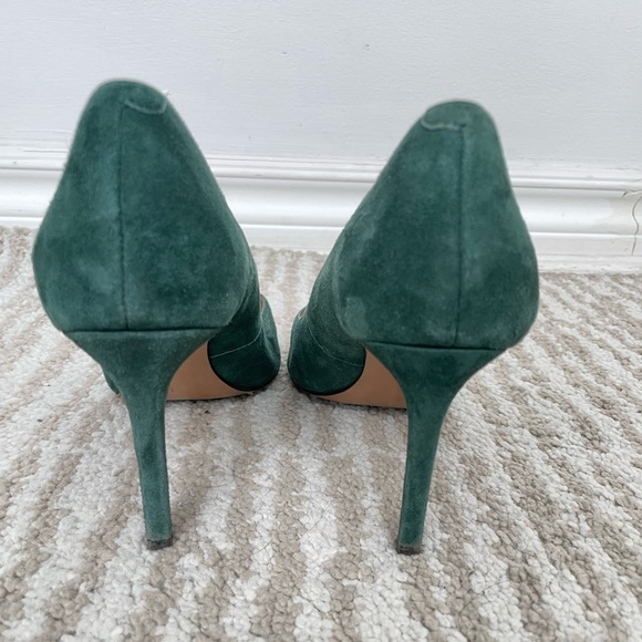 Banana Republic sued heels - Picture 5 of 11